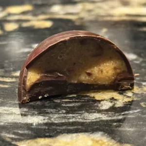Bonbons en chocolat au cœur praliné 🍫